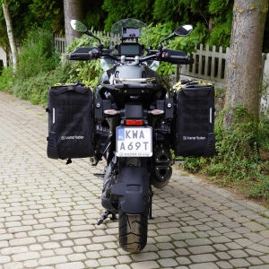 Rackless Plate V2 for BMW R1300GS – VARIO Soft Luggage Adapter | MotoWales