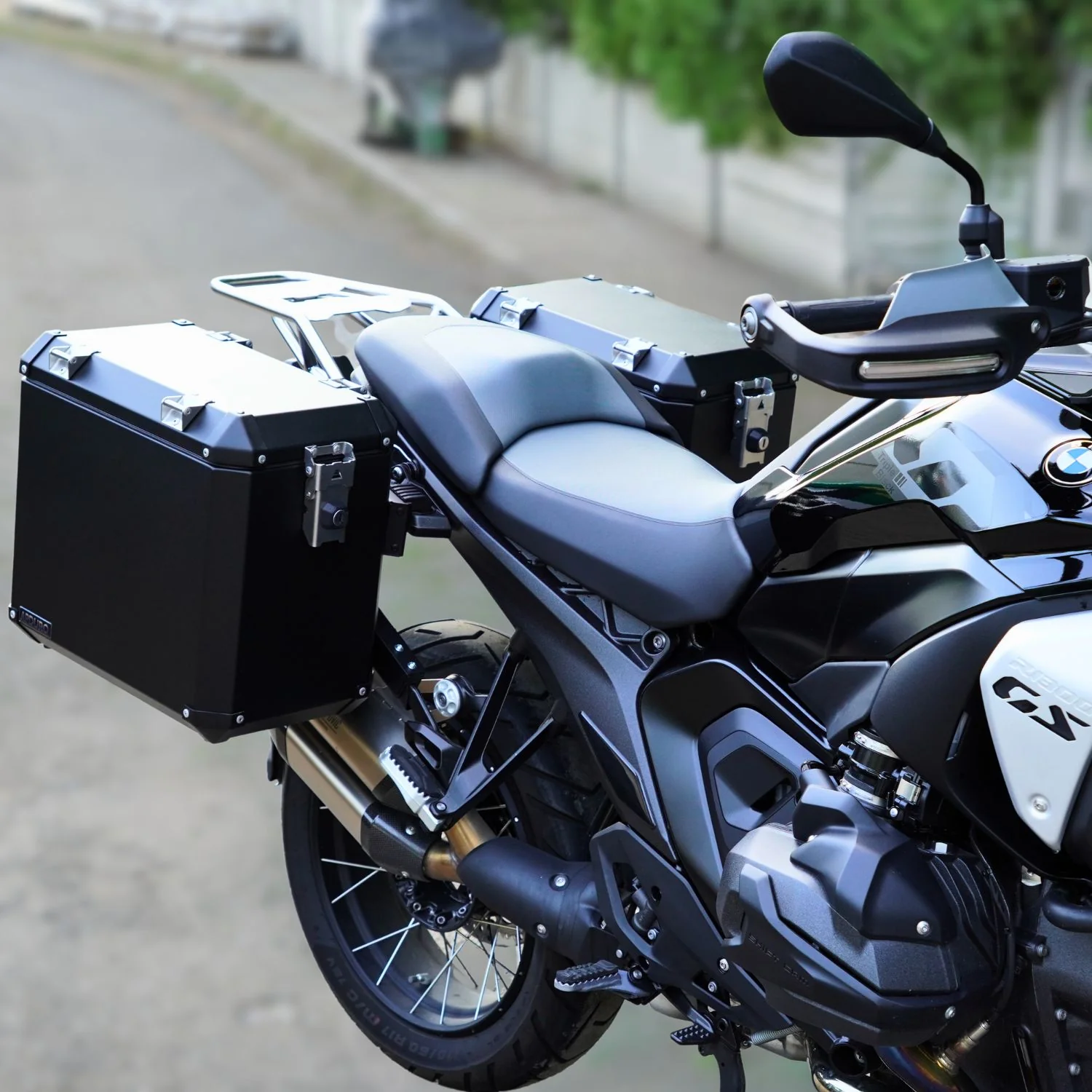 Apduro Lightweight Rackless Luggage for the BMW R1300 GS